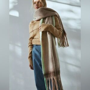 URBAN OUTFITTERS Cozy Oversized Knit Scarf